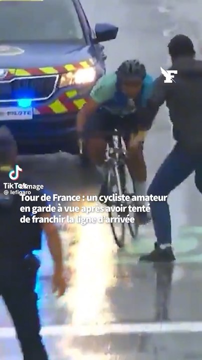 ‼️🤣Ptdr🤣‼️un Spectateur Déguisé en Cycliste Tente de Gagner une Étape du Tour Cycliste🤪