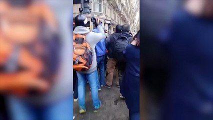 Otro miércoles de gases y palos