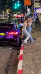 Someone leaning on your car Remote start that is the answer. #funny #corvette #c8 #car #shorts
