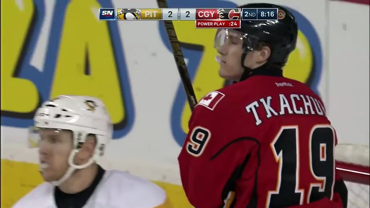 Penguins 16-17 Season - Fleury and Elliott exchange impressive saves moments apart