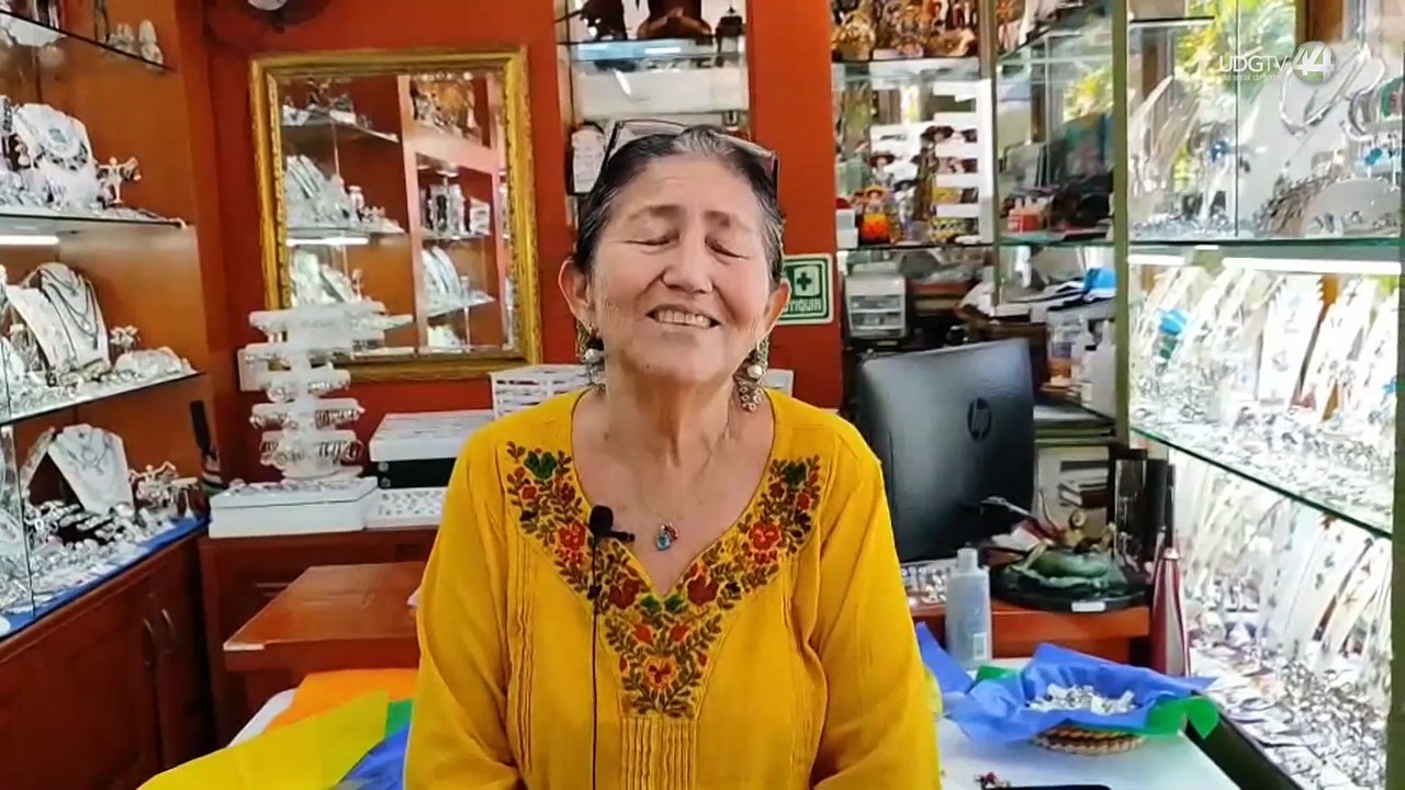 Vecinos y comerciantes alarmados por desborde de aguas negras en colonia Emiliano Zapata en Vallarta