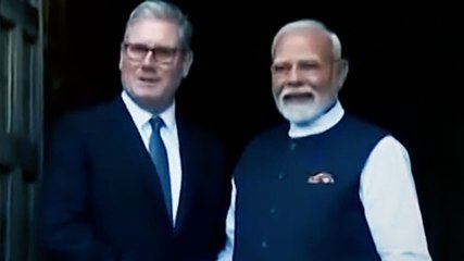 प्रेस कॉन्फ्रेस में ट्रांसलेटर अटकी, PM Modi ने क्या कहा कि लगने लगे ठहाके?