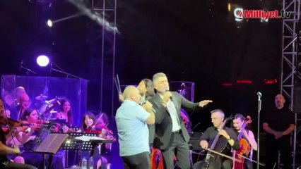 Sosyal medyaya damga vurmuştu! Özcan Deniz ile aynı sahneyi paylaştı!