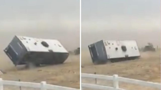 Bufera negli Stati Uniti: camion e camper sollevati dal vento