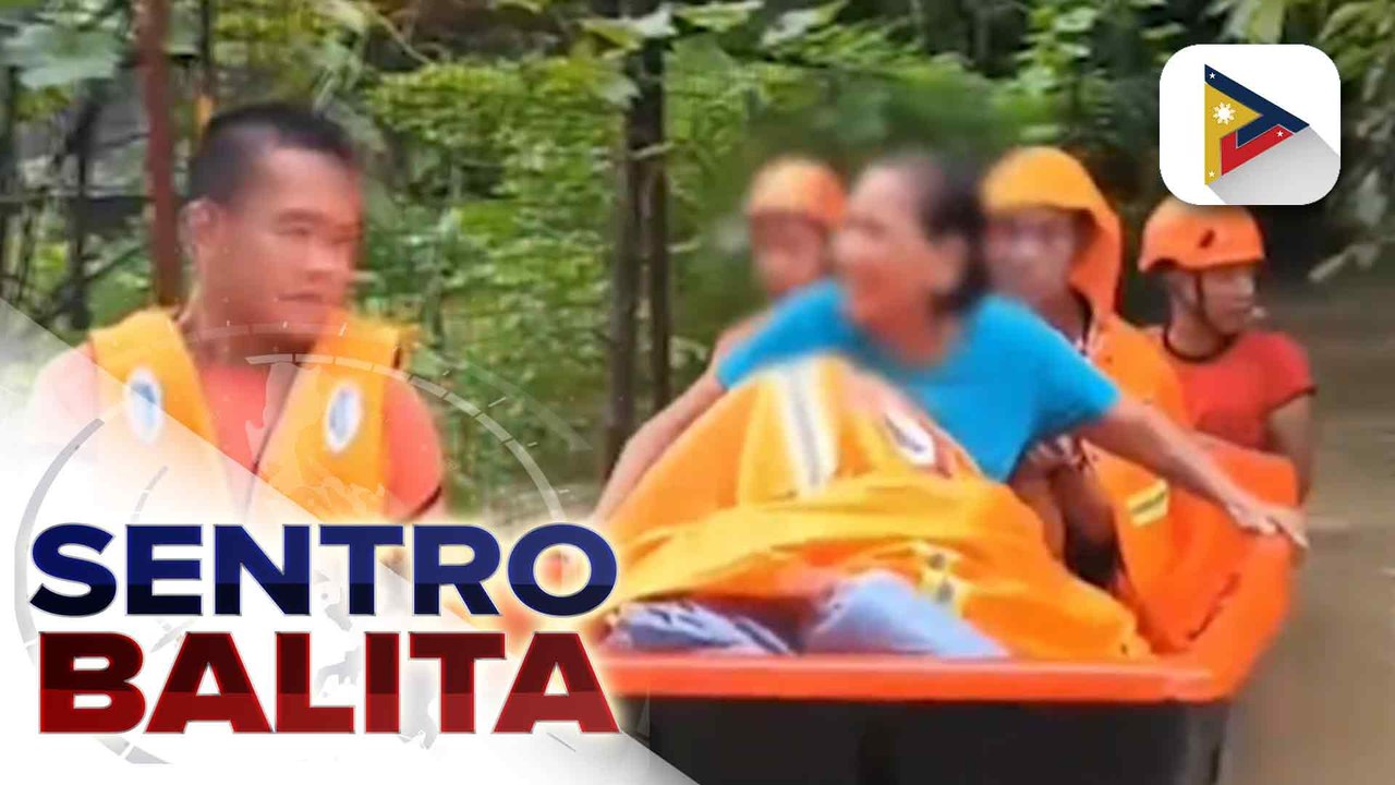 PCG at PNP, walang-patid ang pag-rescue sa mga na-trap sa kanilang mga bahay dahil sa baha | ulat ni: Ryan Lesigues