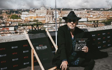 Oggi Tim Burton incontra i ragazzi del Giffoni Film Festival: dove vederlo in diretta social