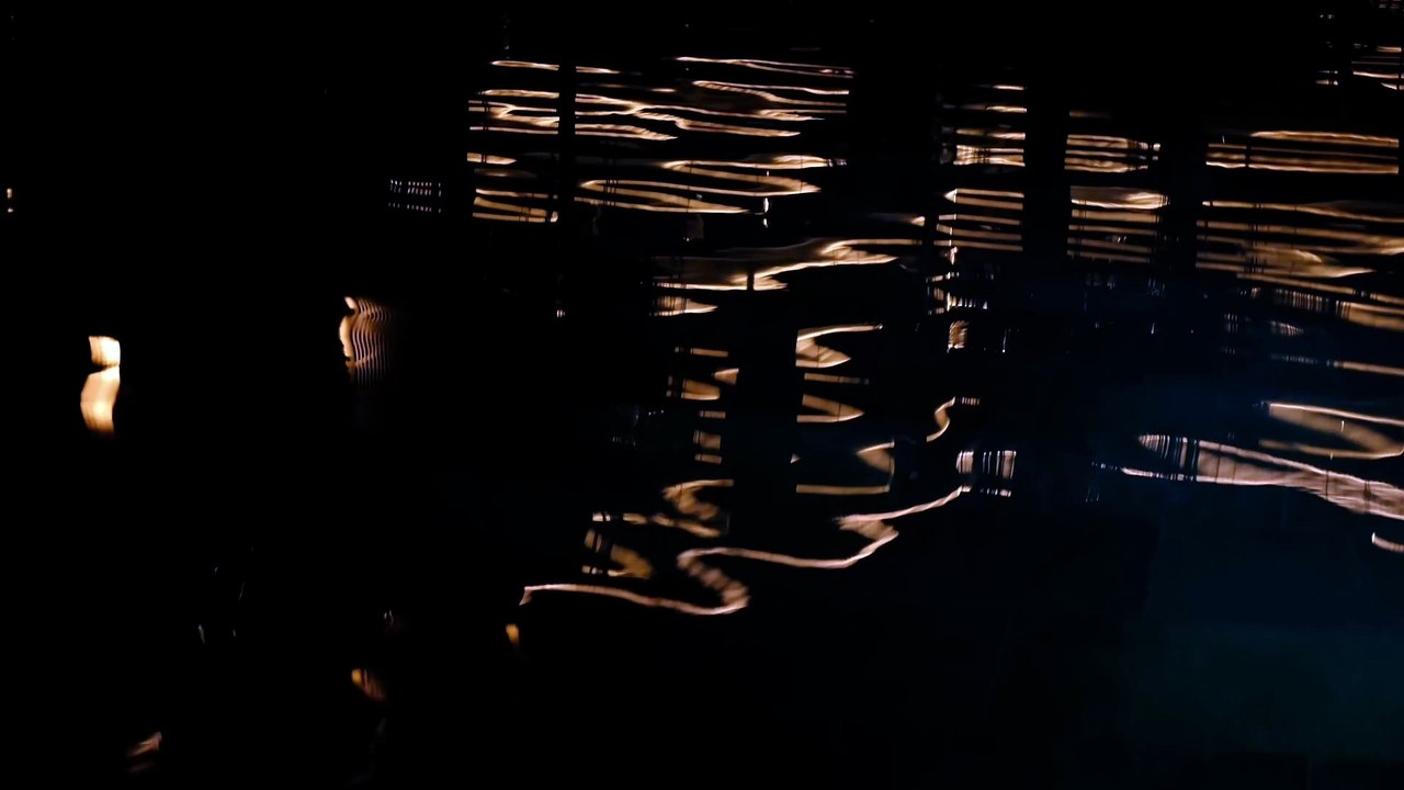 Reflets dorés à la surface de l’eau ~ Musique relaxante pour dormir 4K