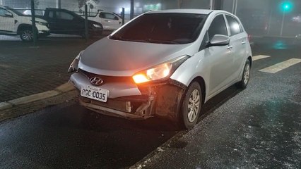 HB20 e Gol se chocam no centro; bafômetro zera e vítima recusa socorro