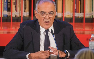 Il direttore Alberto Barbera presenta il Festival di Venezia 2025, tra Italia e Hollywood