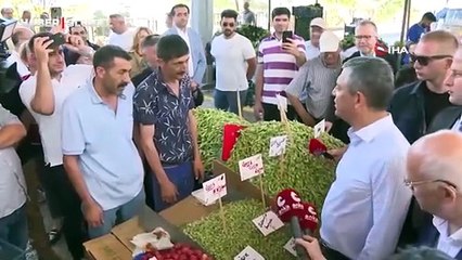 CHP Genel Başkanı Özel, Ankara’da semt pazarı ziyaret etti