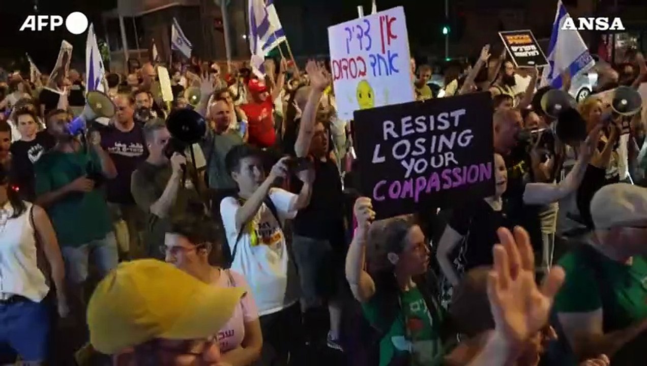 Israele, nuove proteste contro la guerra a Gaza: "contatti" con la polizia
