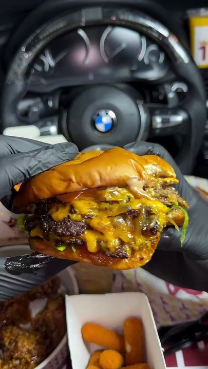 Follow for more ASMR videos🌮🍟 Credits: @eating_patron #mukbang #asmr #fastfood #asmreating