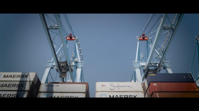 Control de mercancías y viajeros en el cuarto puerto de Europa