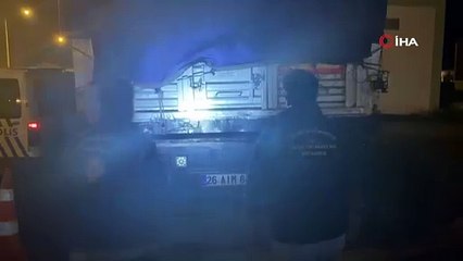 Erzurum’da tırın dorsesinde 22 düzensiz göçmen yakalandı