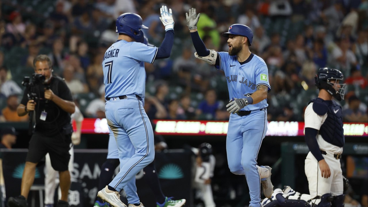 Current Standings and Performance Analysis of MLB Teams