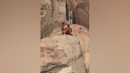 Un padre ‘arroja’ a su hijo de 7 años por un acantilado para enseñarle una lección sobre la vida