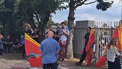 Sindacalista licenziato, la protesta dei dipendenti della Deloro Microfusione di Pieve Emanuele