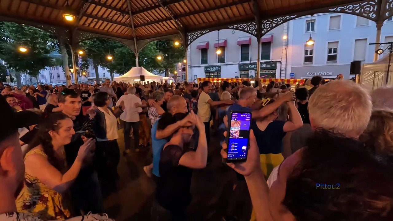 Laissez-vous Porter par la Danse au Festival Trad'Estui à Foix