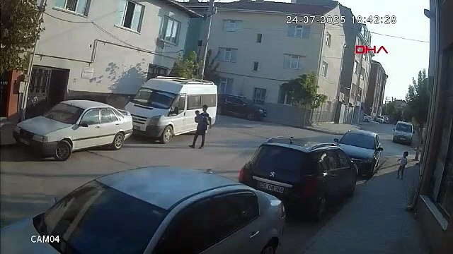 Cipin çarptığı çocuk öldü; kaza kamerada