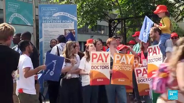 Reino Unido: médicos en huelga exigen incrementos salariales