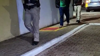 Homem é levado à delegacia após ameaçar a esposa no Bairro Maria Luiza