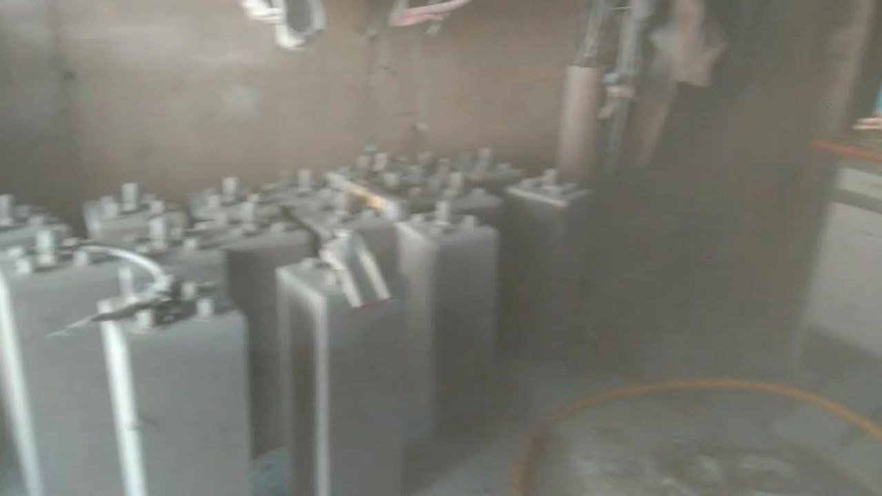 Un incendio en un sótano provocado por unas baterías de litio en obliga a intervenir a los Bomberos de Ponferrada