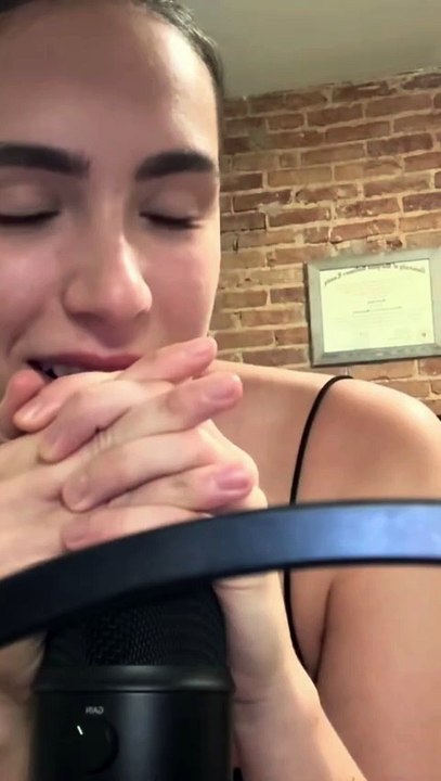 ASMR _ Aggressive Tapping, Whispers أصوات ASMR المُرضية والمريحة