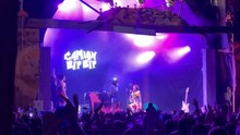 Au festival Esperanzah!, une demande en mariage lesbiqueen pendant le concert de Camion Bip Bip