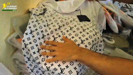 Arrestato "grossista" del falso nel Napoletano (26.07.25)