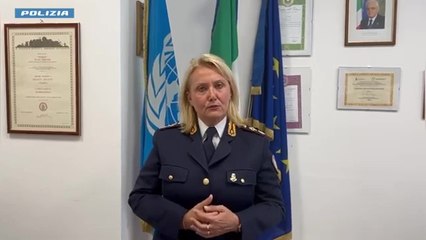 Prometteva guarigioni con "intelligenza artificiale che modifica Dna": arrestata "santona quantistica" (26.07.25)