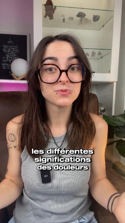 Tu ressens des douleurs physiques mais les médecins ne trouvent rien ?  Et si c’était ton corps qui exprimait ce que ton mental garde en silence ? 😶‍🌫️ #douleur #corps #santementale #psychology #facts #douleursemotionnelles #pourtoi