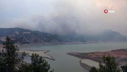 Kahramanmaraş’ta yangına havadan karadan müdahale sürüyor