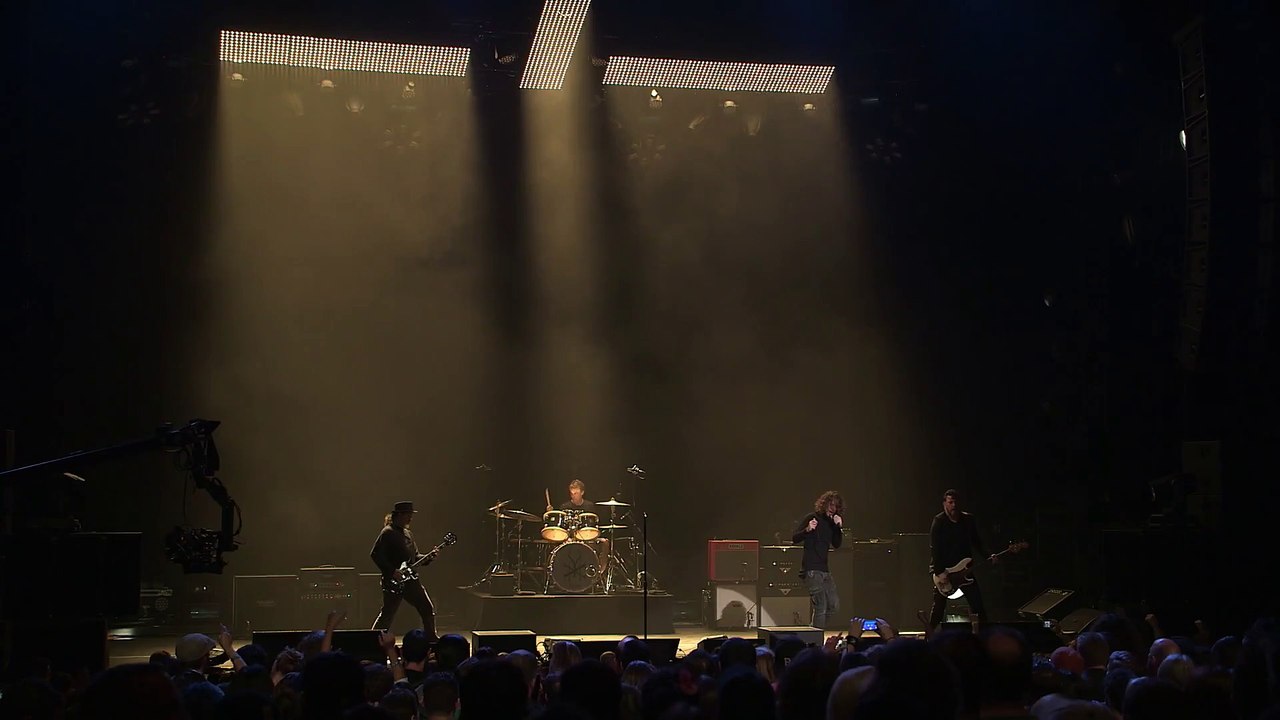 Drawing Flies  - Soundgarden (live)