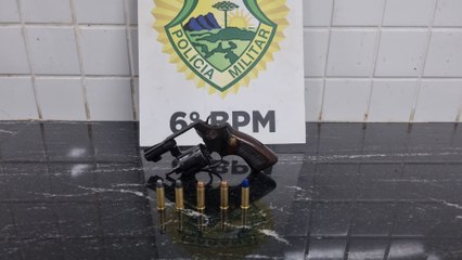 Polícia persegue e pega dupla em fuga de moto com revólver no Universitário em Cascavel