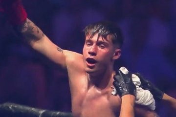 Tomás Mazza saluda a amigos y seguidores tras su combate contra Viruzz en La Velada 5