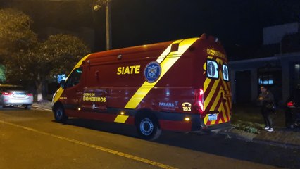 Motociclista atropela cachorro e sofre queda no Bairro Santa Felicidade