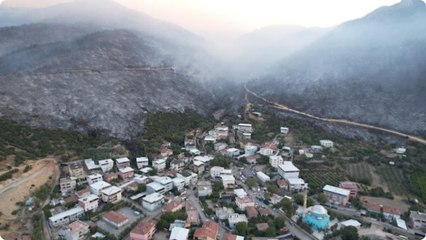 Alevler tam evlerin dibine böyle sokulmuş