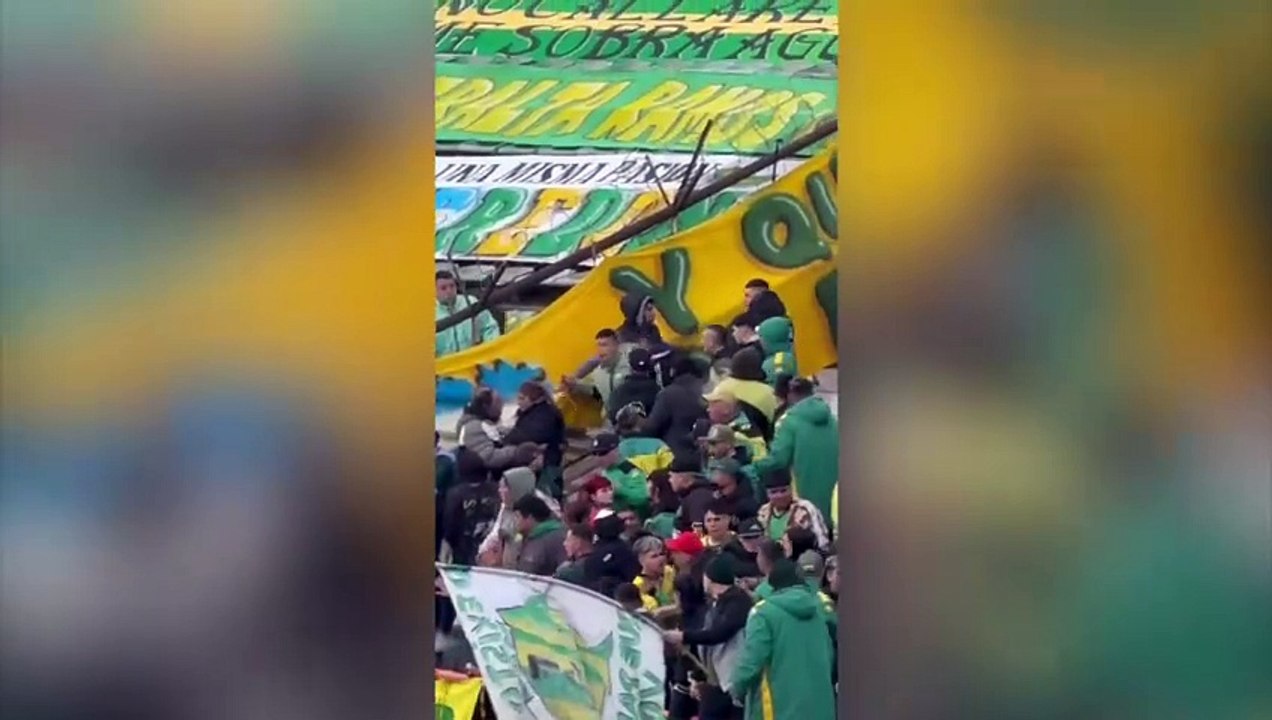 A CUCHILLADAS EN LA GRADA