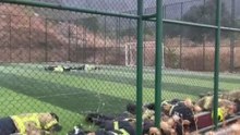 Yangının acı boyutu gün ağarınca ortaya çıktı... Kahraman itfaiyeciler yerde uyuyarak dinlenmeye çalıştı
