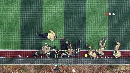 Bursa'da Yorulmayan alev savaşçıları halı sahada böyle dinlendi