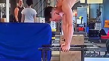 People_reacts_to_calisthenics_🔥😈_#streetworkout_#freestyle_#motivation_#planche_#calisthenicsworkout(360p)