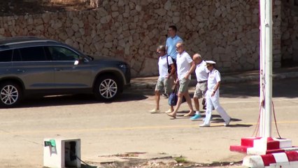 Primeras imágenes del Rey Felipe VI embarcando en el Aifos en Palma