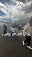 Fiamme al decollo, aereo evacuato d'urgenza a Denver