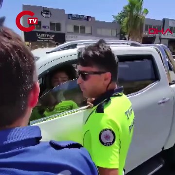 Tatlıses'in kızı Dilan Çıtak Bodrum’da aracıyla ortalığı birbirine kattı; polis havaya ateş ederek durdurdu