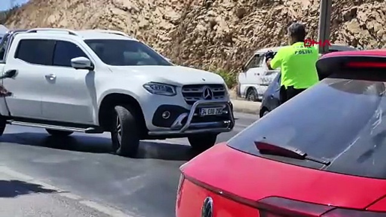 Dilan Çıtak aracını polisin üzerine sürdü; havaya ateş açılarak durduruldu