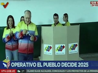 Sec. Gral. Diosdado Cabello demuestra compromiso electoral votando en compañía de su familia