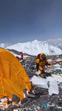 Mount Everest covered in waste, including 12,000 kilos of human excrement 🤬