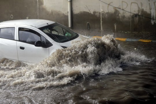 भारी बारिश के चलते पूर्वी क्षेत्र पानी-पानी, वटवा में साढ़े छह इंच बरसात