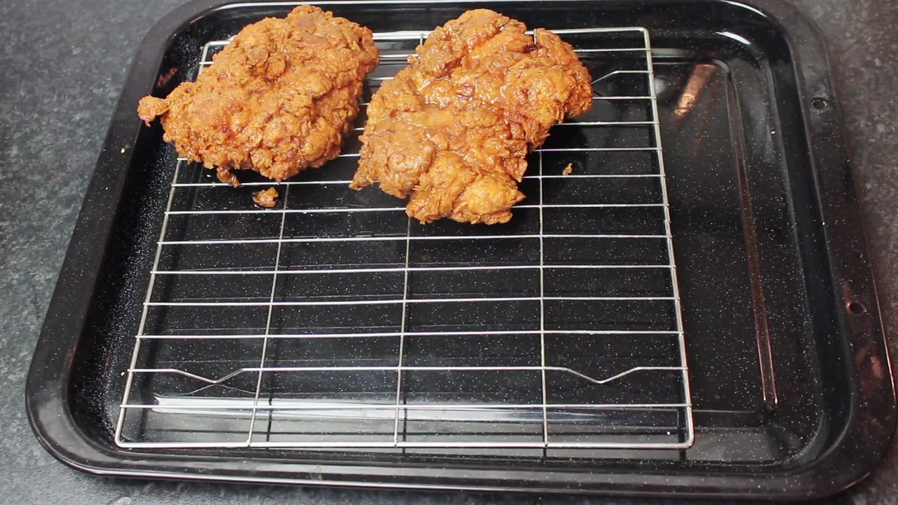 Nashville Hot Chicken Sandwich | Spicy Chicken Burger | Roman Urdu Recipe By Cook With Faiza