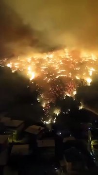 🇹🇷🔥Une vague d’incendies de forêt, attisée par une canicule intense, a fait au moins 10 morts ces derniers jours en Turquie. À Silopi, un record historique a été atteint vendredi avec 50,5°C, la température la plus élevée jamais enregistrée en Turquie